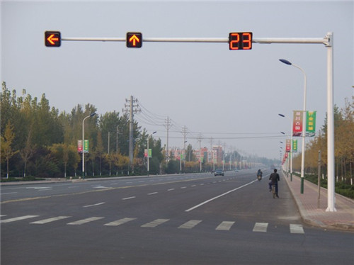 交通标志杆千亿平台这样使用才能用的更长久